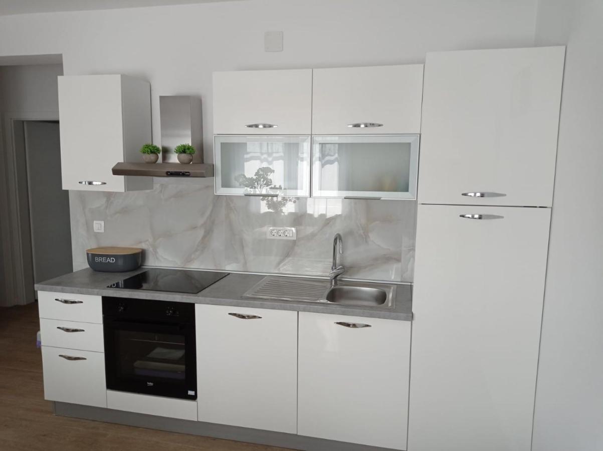 Apartman Franc S Vir Extérieur photo